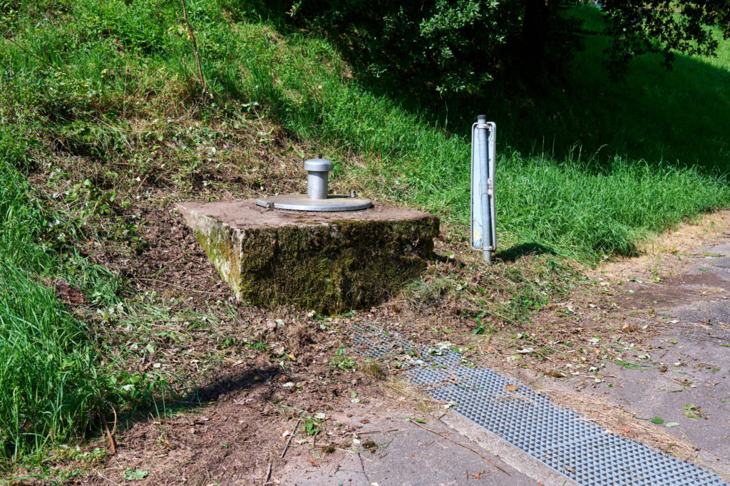 Nach dem Arbeitseinsatz ist der Kontrollschacht als solcher wieder klar erkennbar